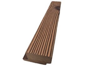 Akustiska utomhuspaneler. Termo, bränd, borstad furu.